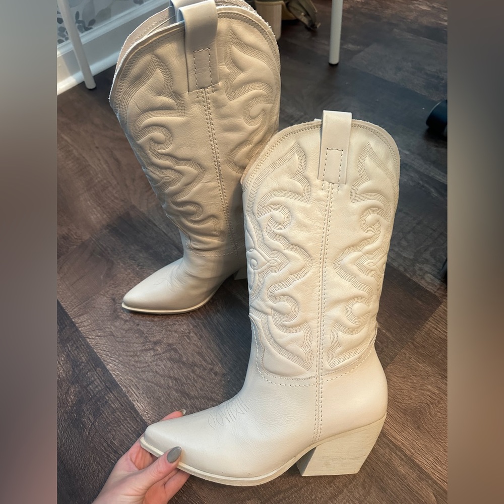 White Steve Madden Cowboy boots